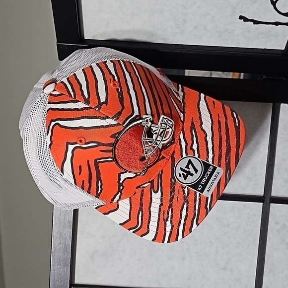 Cleveland‎ Browns Trucker Hat Cap Zubaz 47 Brand NWT - Picture 1 of 8